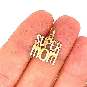 “Super Mom” pendent in 14k Yellow Gold